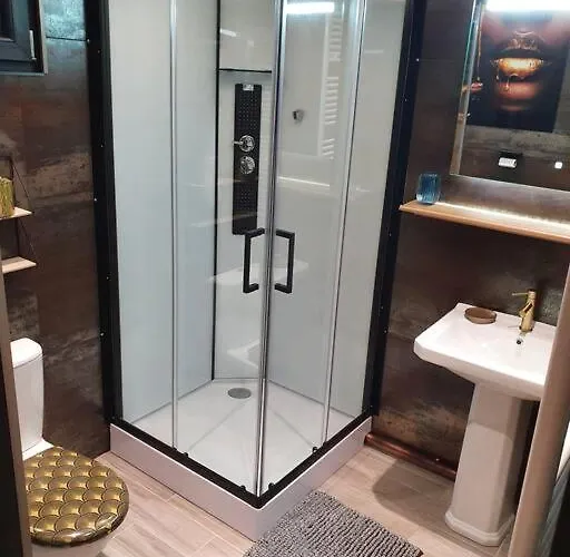 Holiday home Brushwood Longfosse